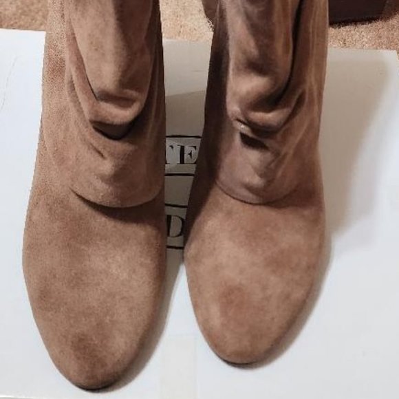 Steve Madden Size 10 Women's Taupe Suede Ankle Boots - Picture 3 of 4